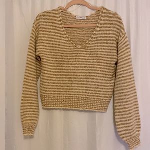 Adorable striped cropped soft sweater by Arizona